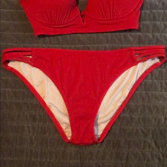 Swim suit - Picture 3 of 3
